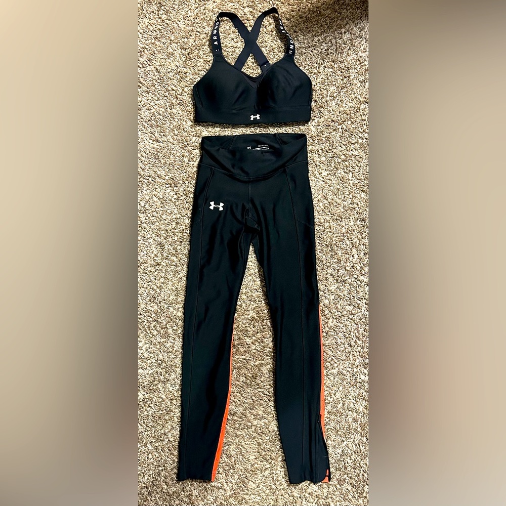 Under Armour sport athletic set. Black & orange
Size XS